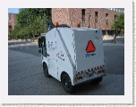 Street Cleaner - Montreal * 2592 x 1944 * (1.66MB)